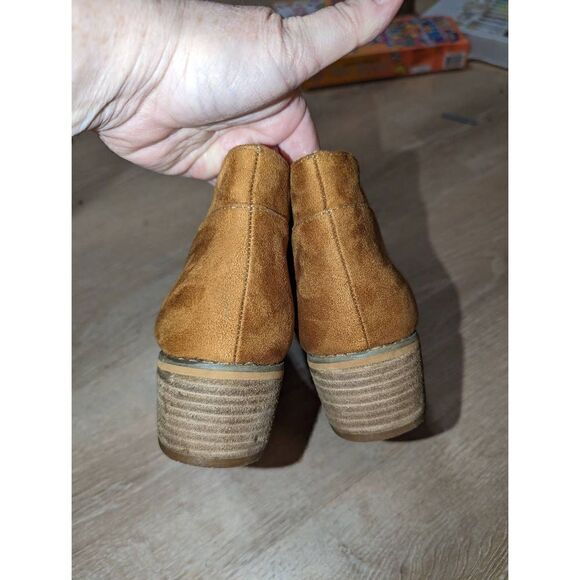 New Boutique‎ by Corkys Cognac Booties Fall Crisp Ankle Boots Shoes Women’s 11 - Picture 7 of 15